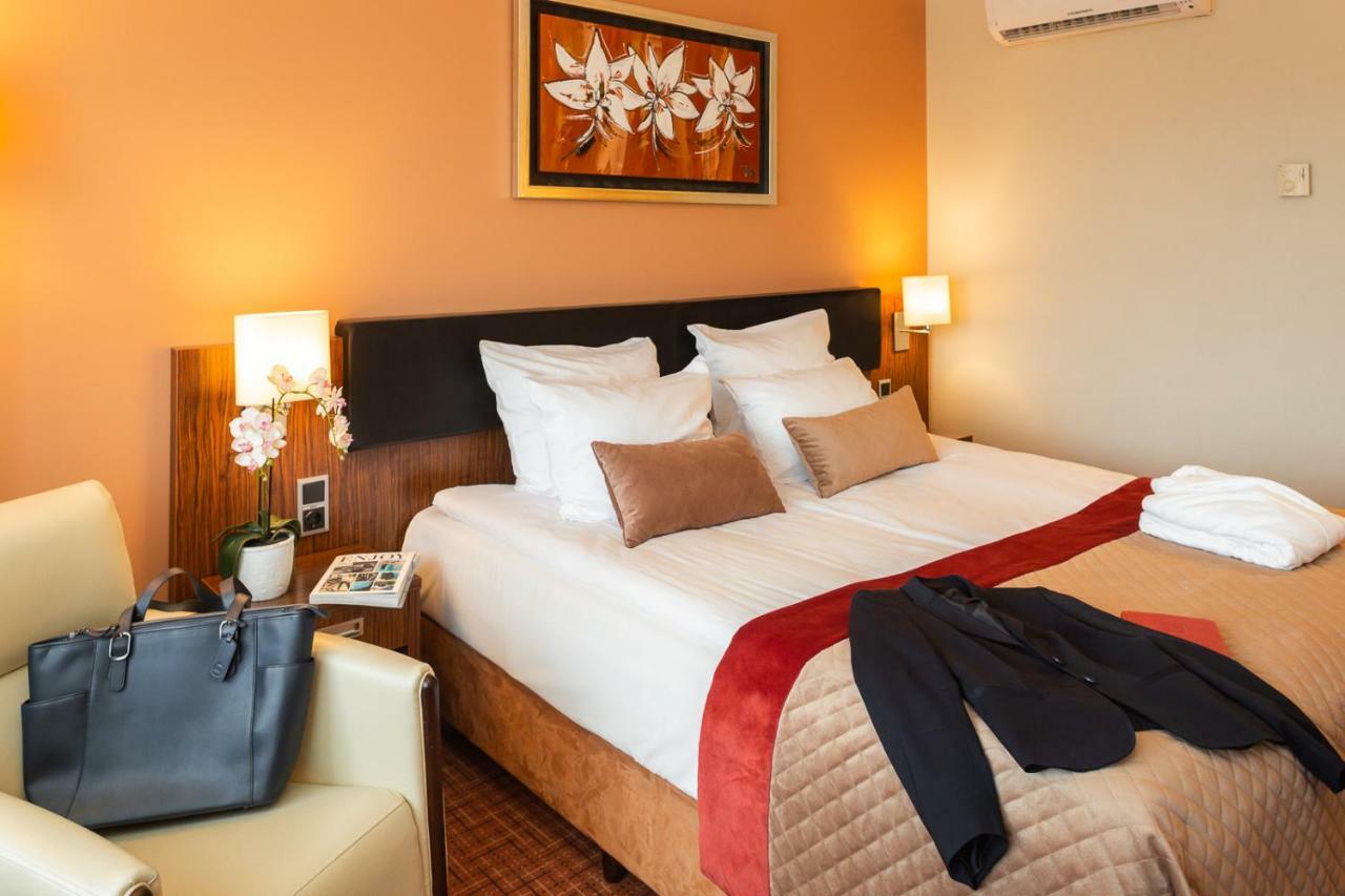 Avalon Hotel & Conferences Riga Luaran gambar